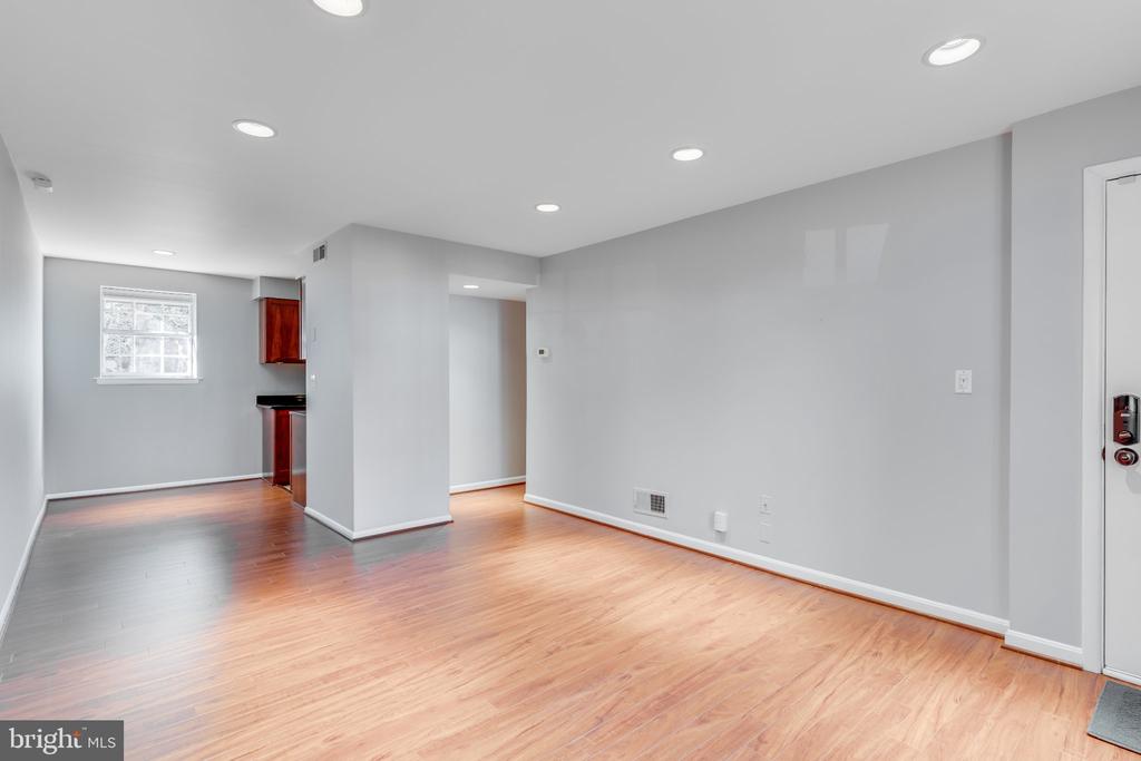 2844 S WAKEFIELD STREET Unit: A