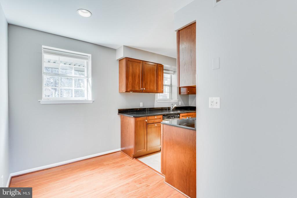 2844 S WAKEFIELD STREET Unit: A