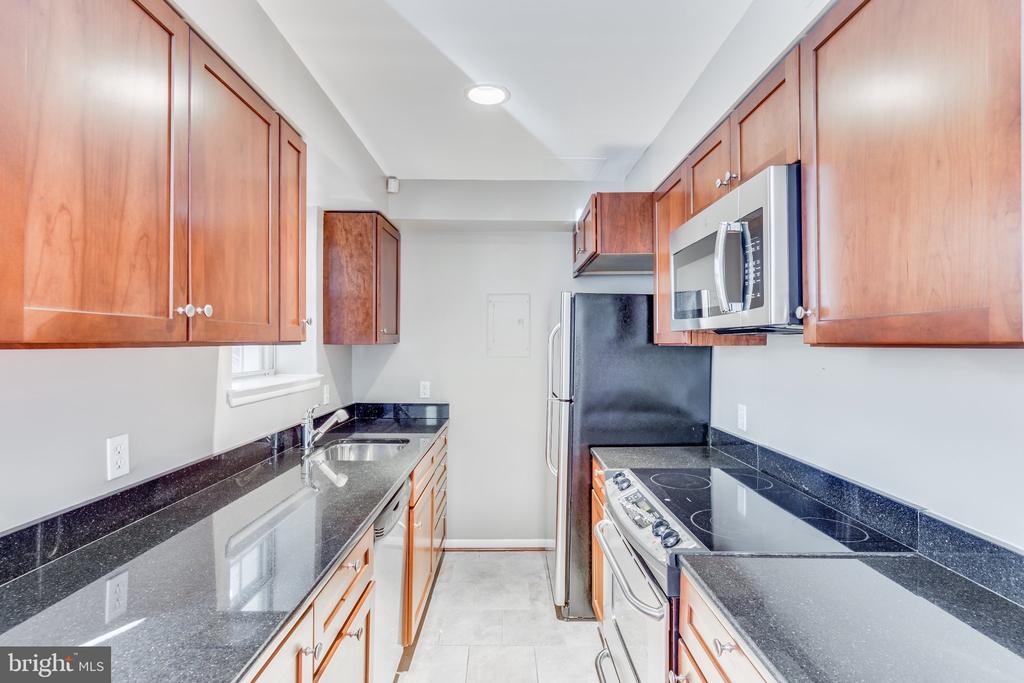 2844 S WAKEFIELD STREET Unit: A