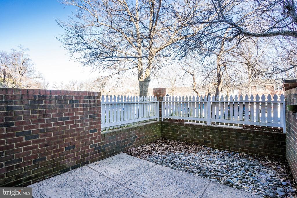 2844 S WAKEFIELD STREET Unit: A