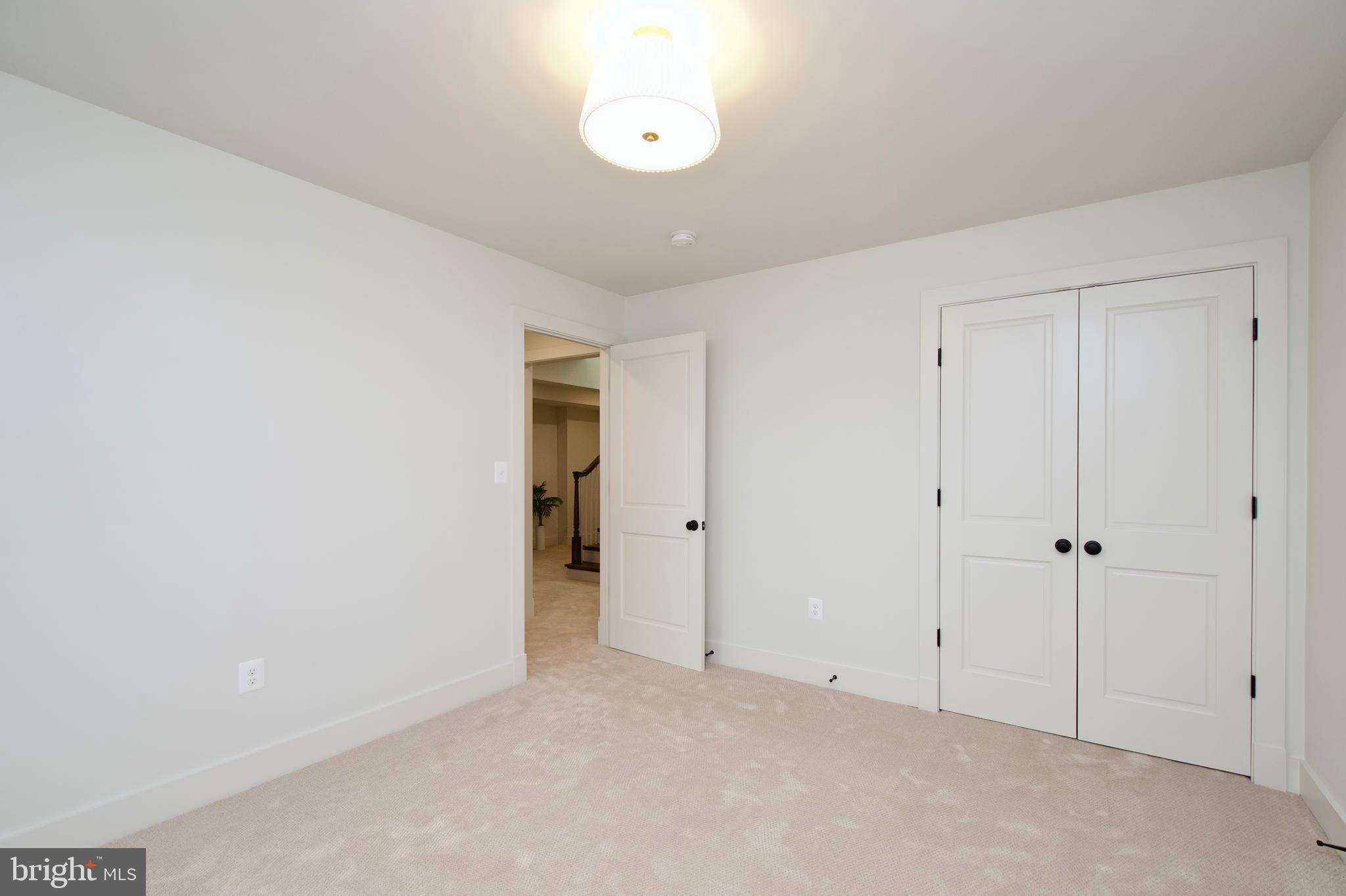 109 E Alexandria Ave