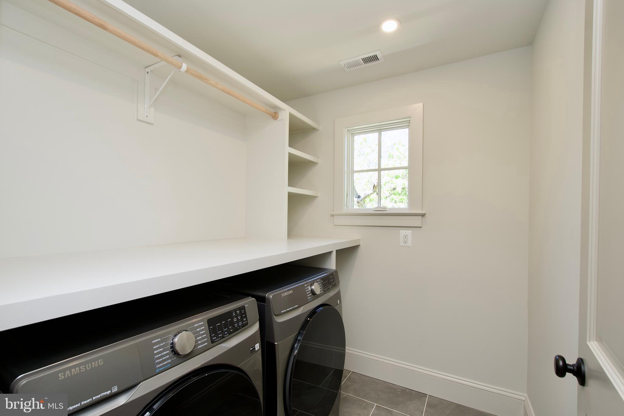 109 E Alexandria Ave