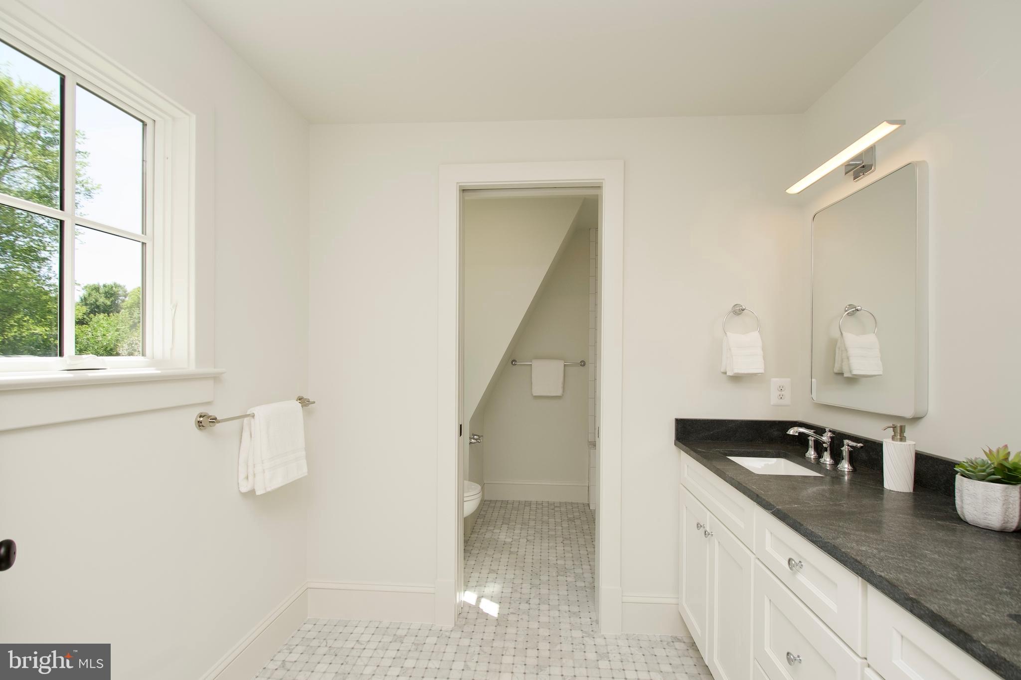 109 E Alexandria Ave
