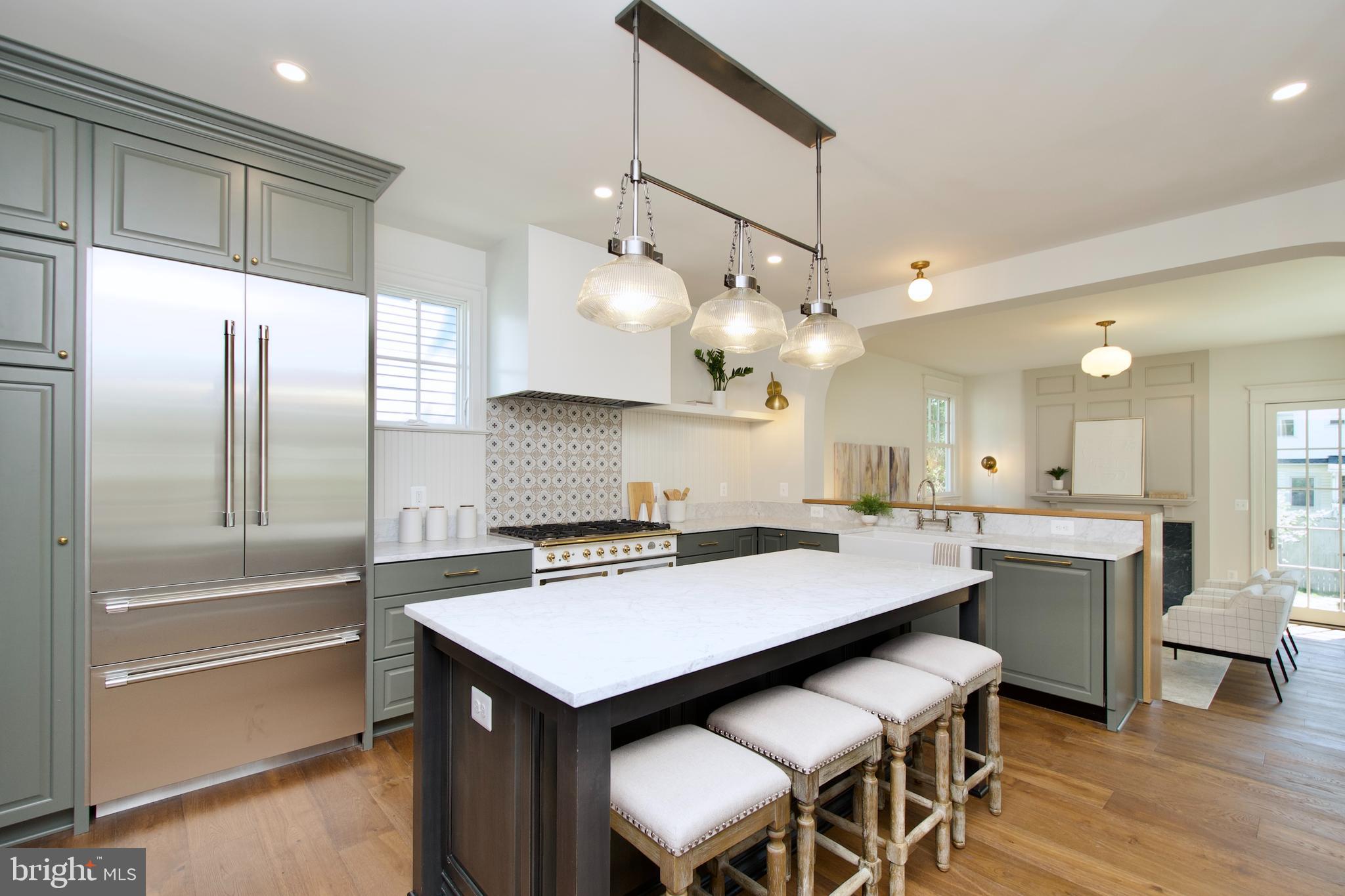 109 E Alexandria Ave