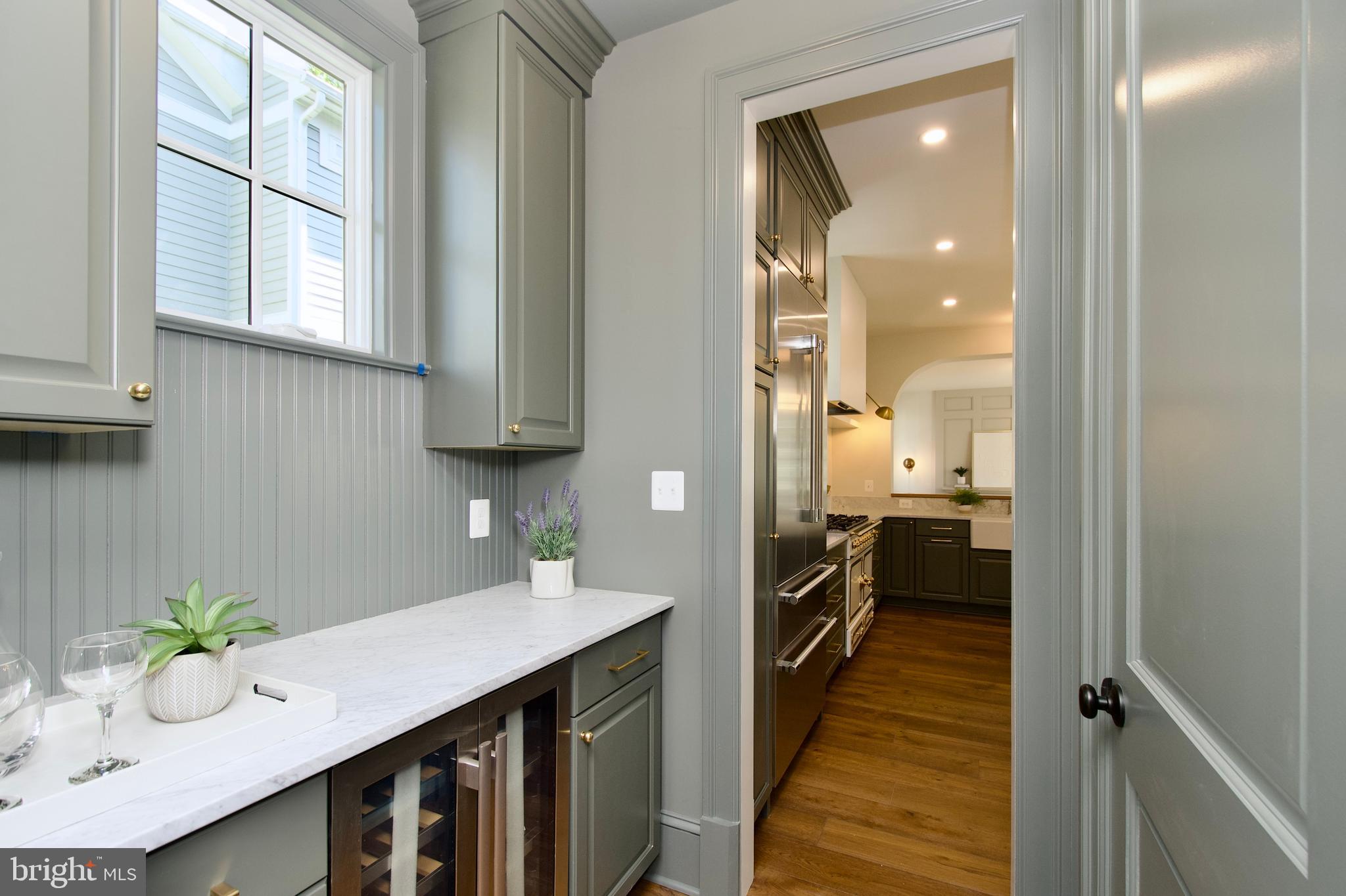 109 E Alexandria Ave