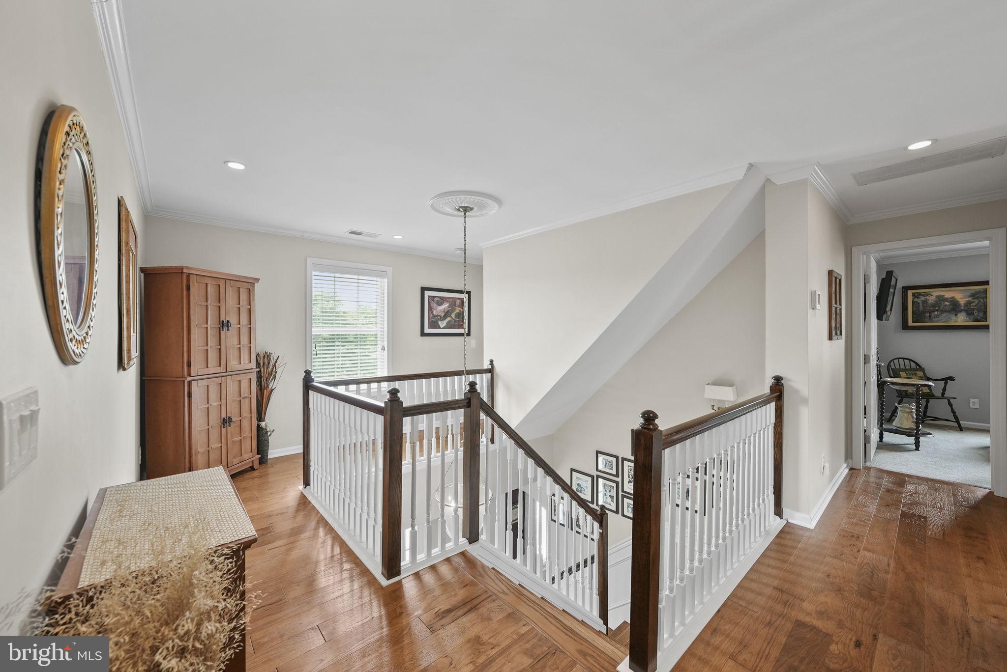 3337 King St