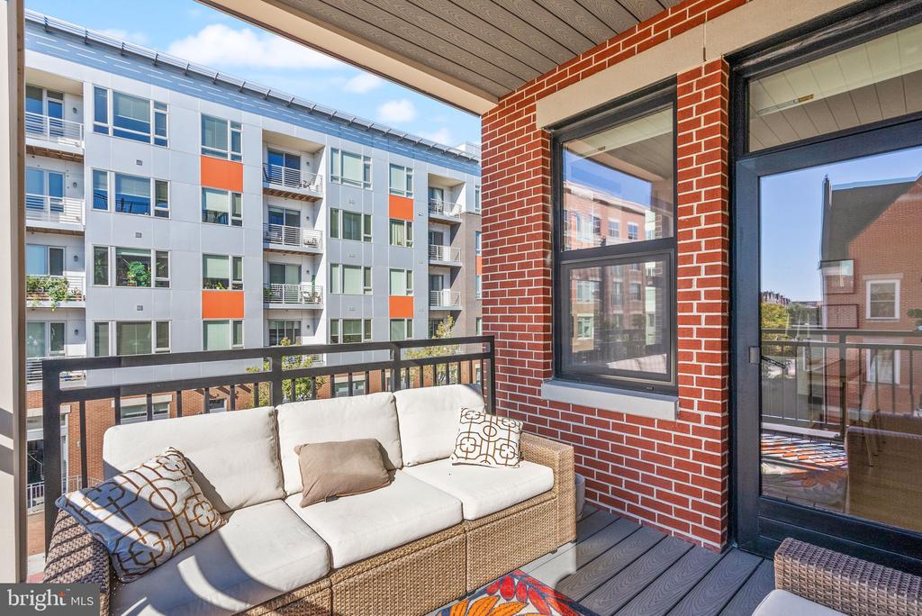 701 Swann Ave #302