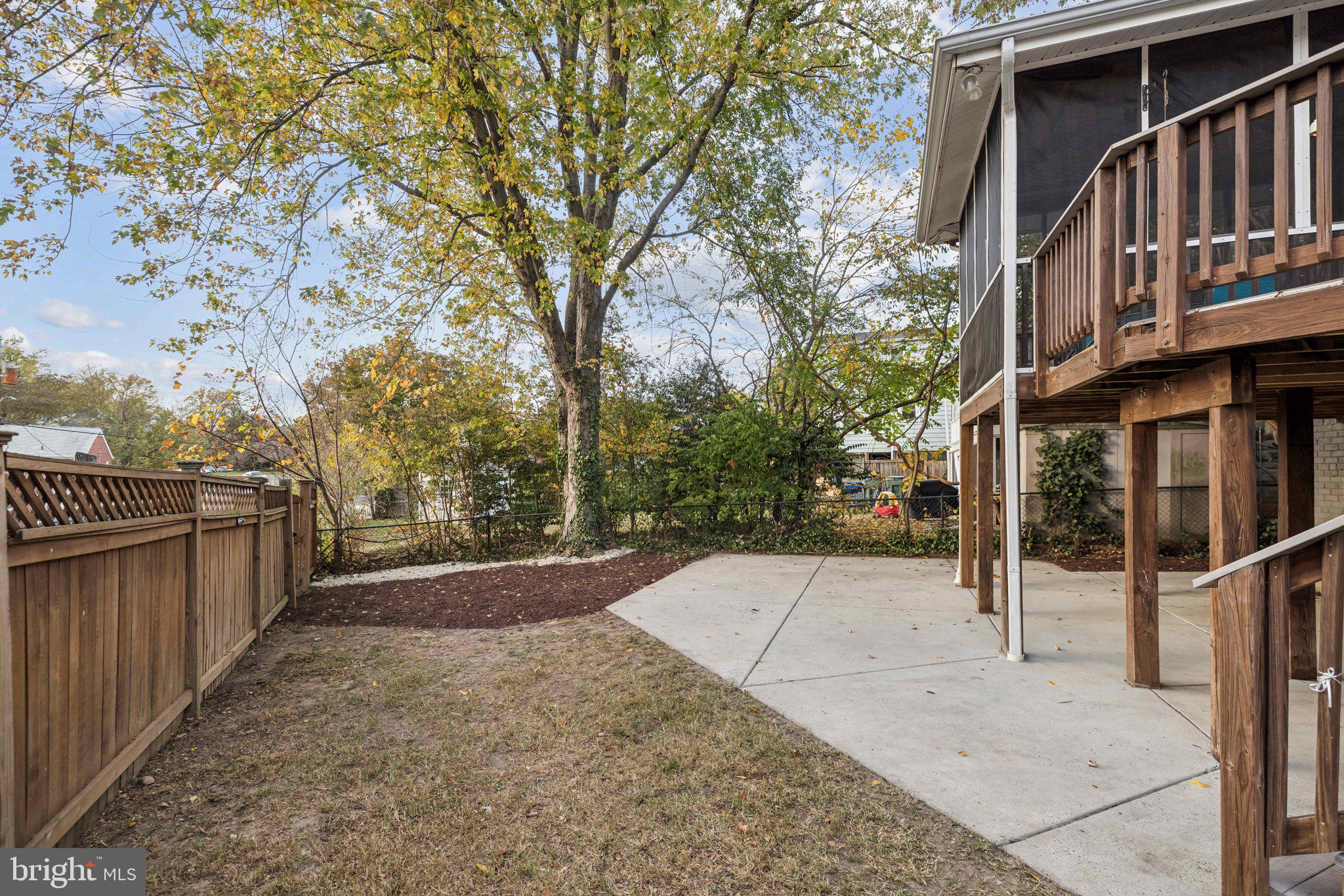 2410 Davis Ave