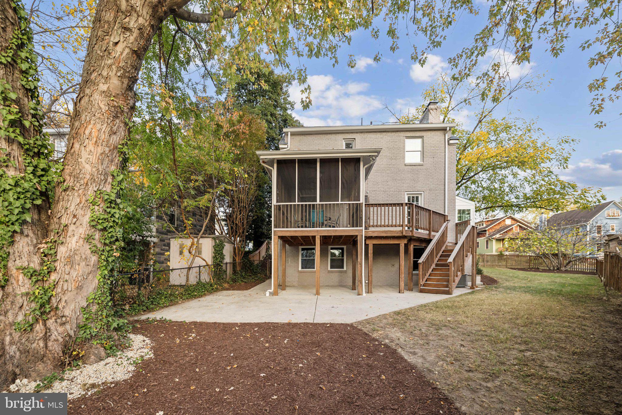 2410 Davis Ave
