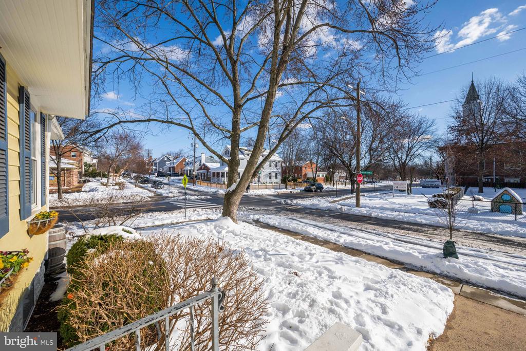 1 W Masonic View Ave