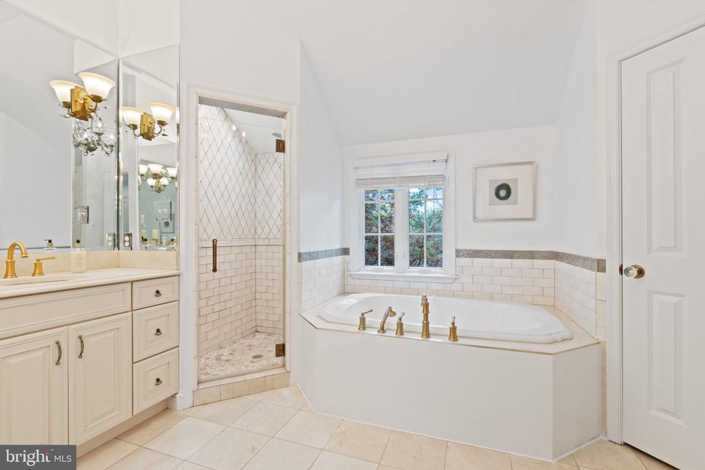 506 Ivy Cir