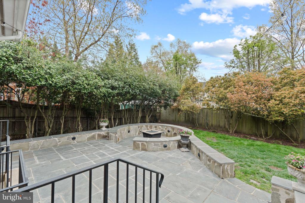 506 Ivy Cir