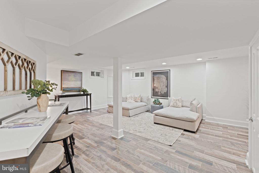 506 Ivy Cir