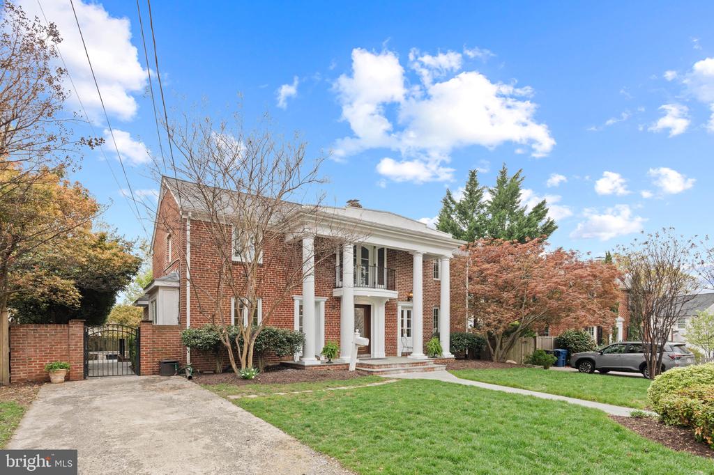 506 Ivy Cir