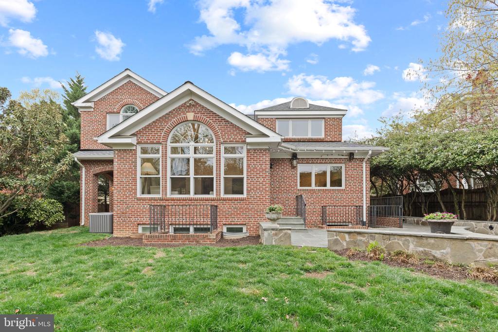 506 Ivy Cir