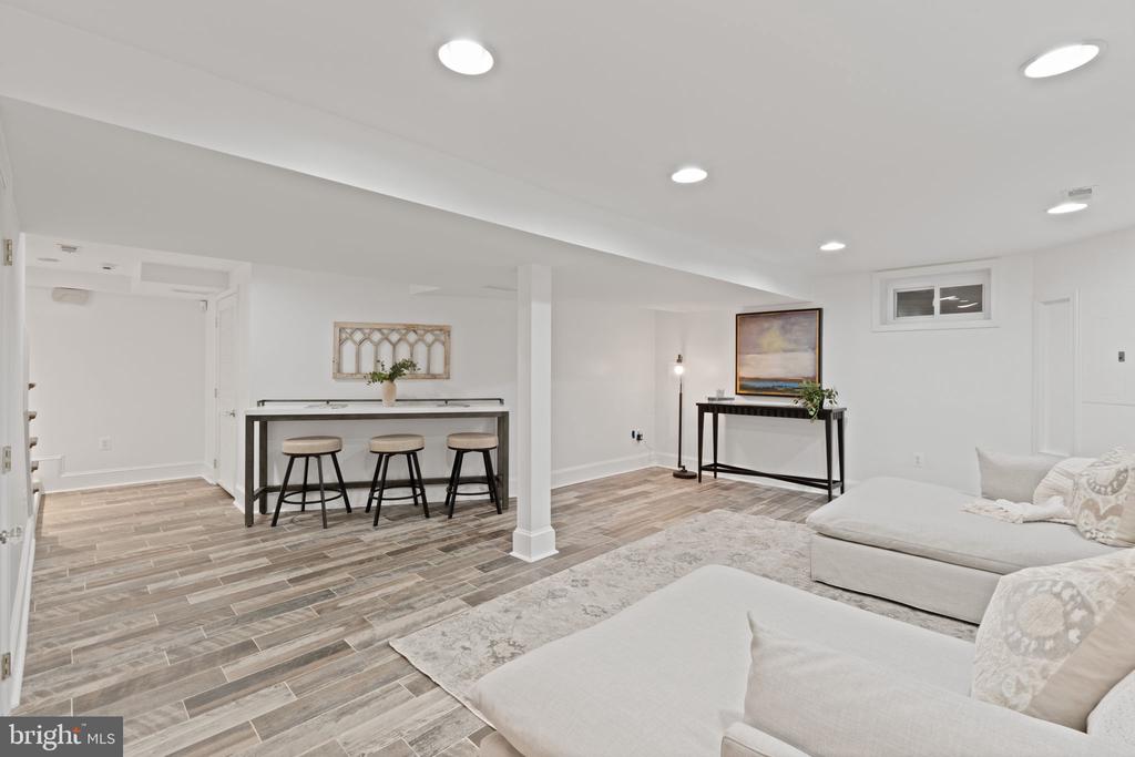 506 Ivy Cir