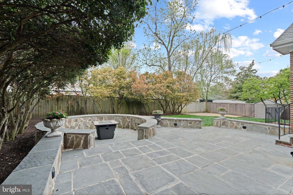 506 Ivy Cir