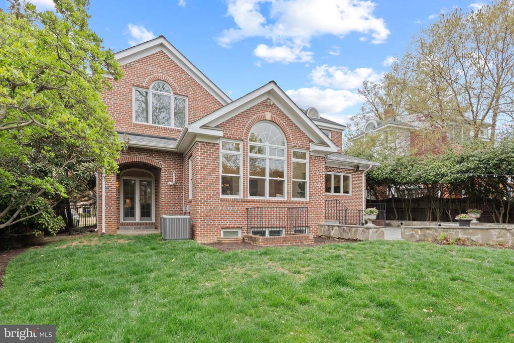 506 Ivy Cir