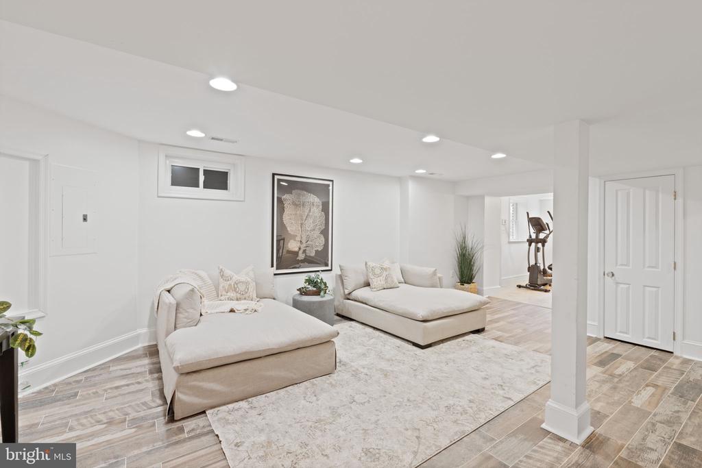 506 Ivy Cir