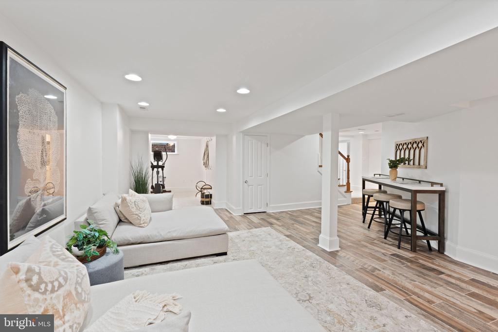 506 Ivy Cir