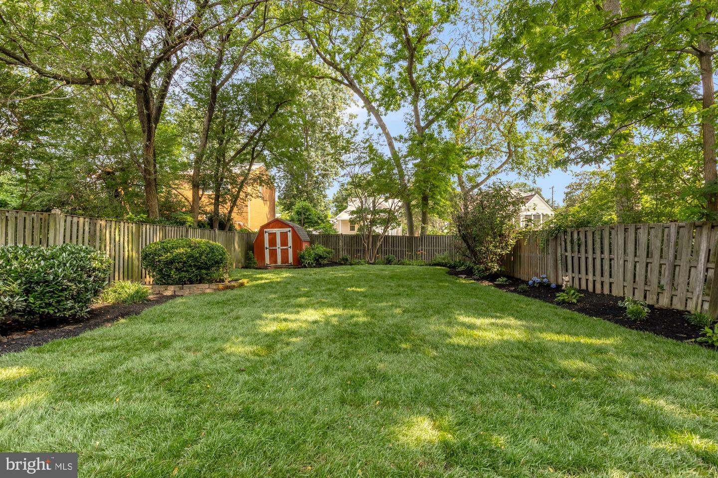 110 E Nelson Ave