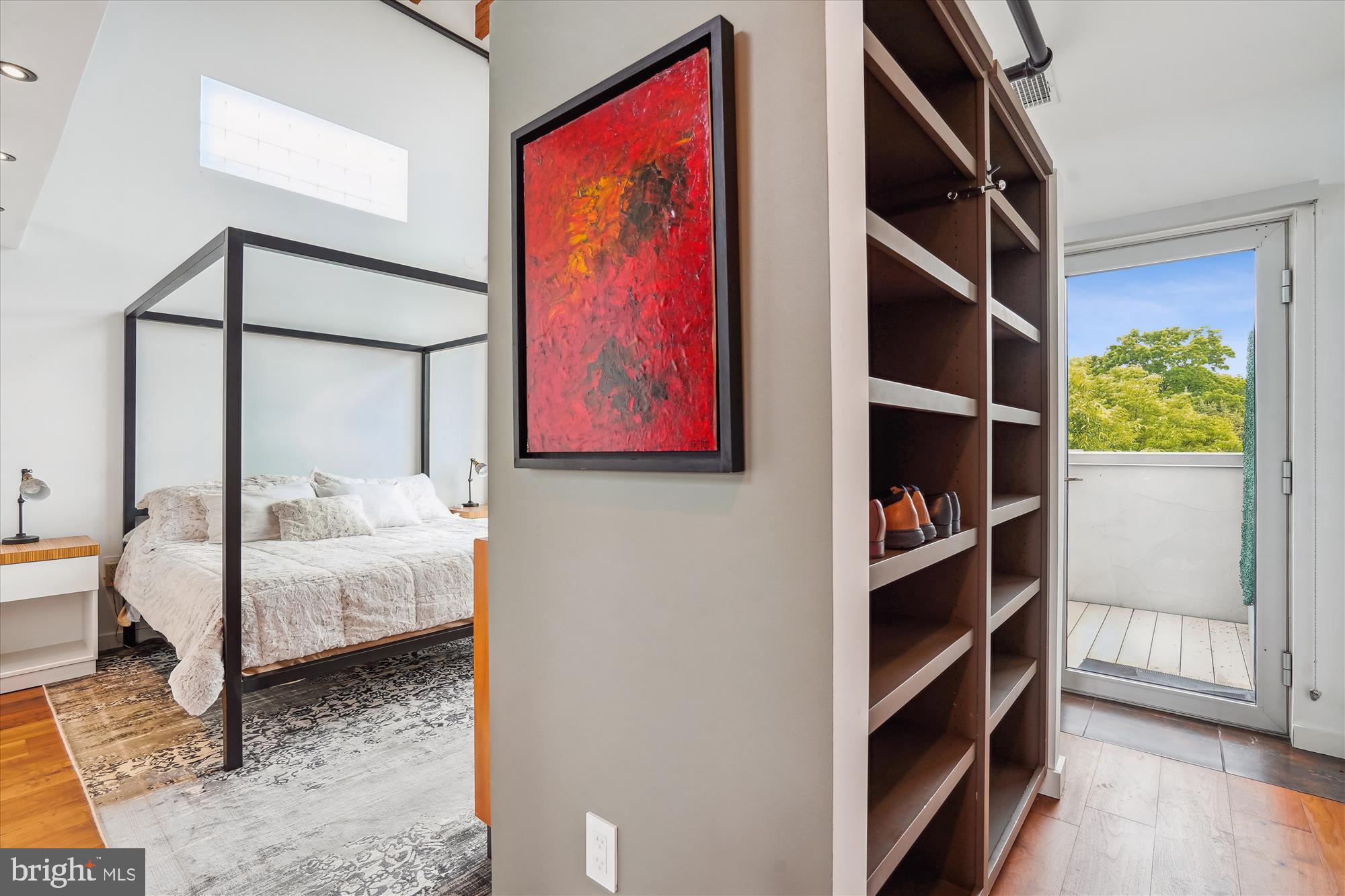 2713 MOUNT VERNON AVENUE