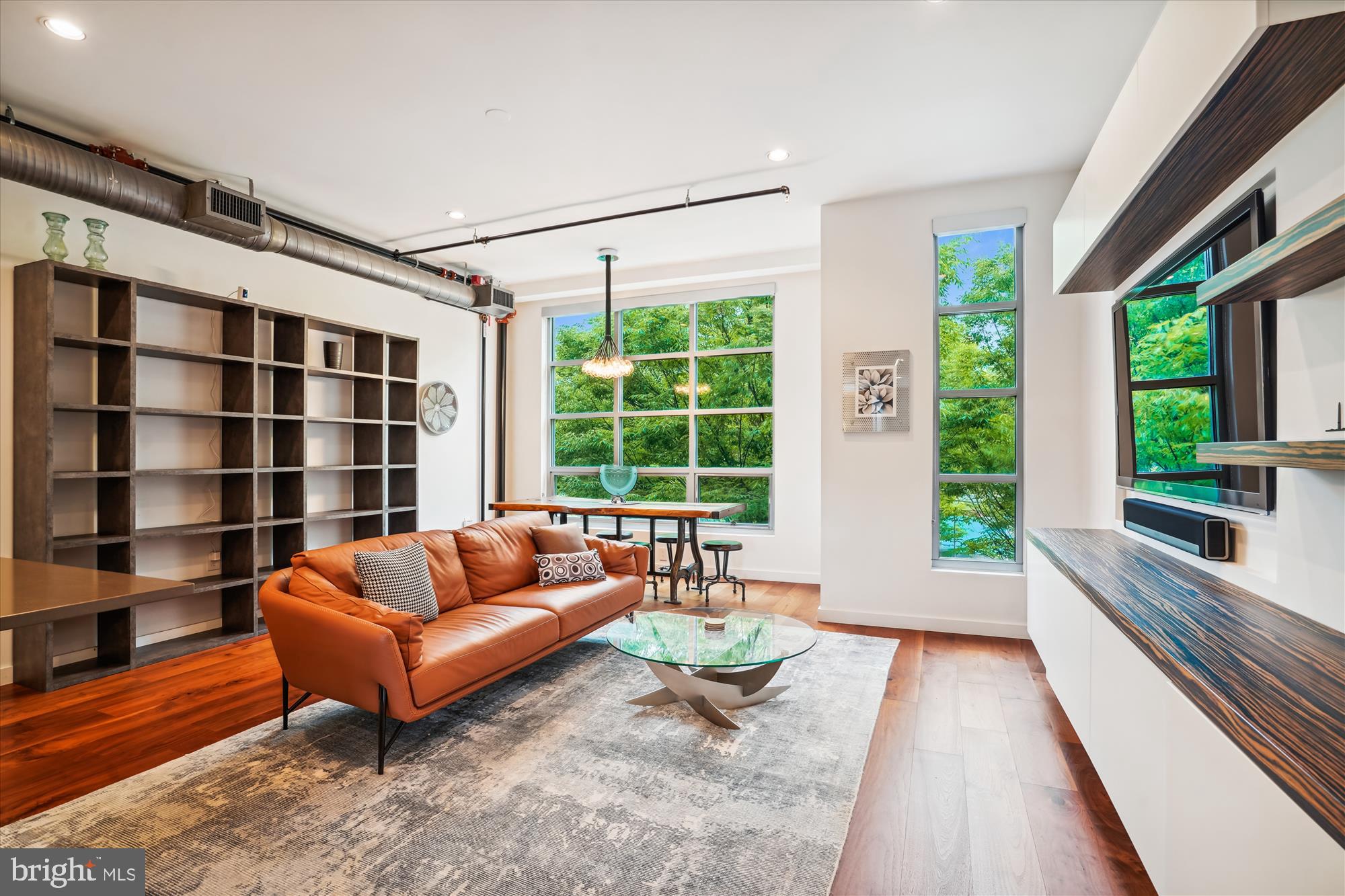 2713 MOUNT VERNON AVENUE