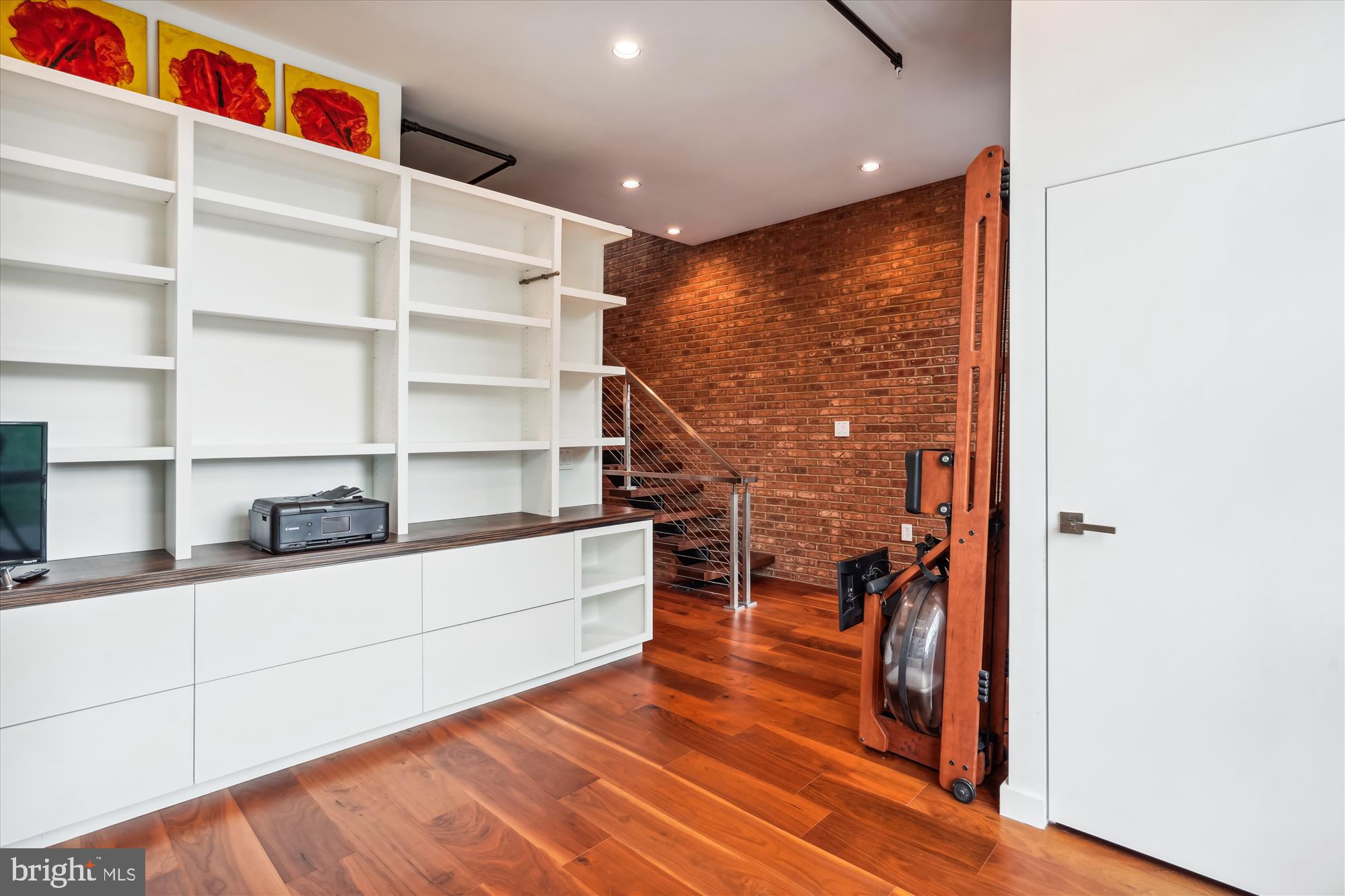 2713 MOUNT VERNON AVENUE