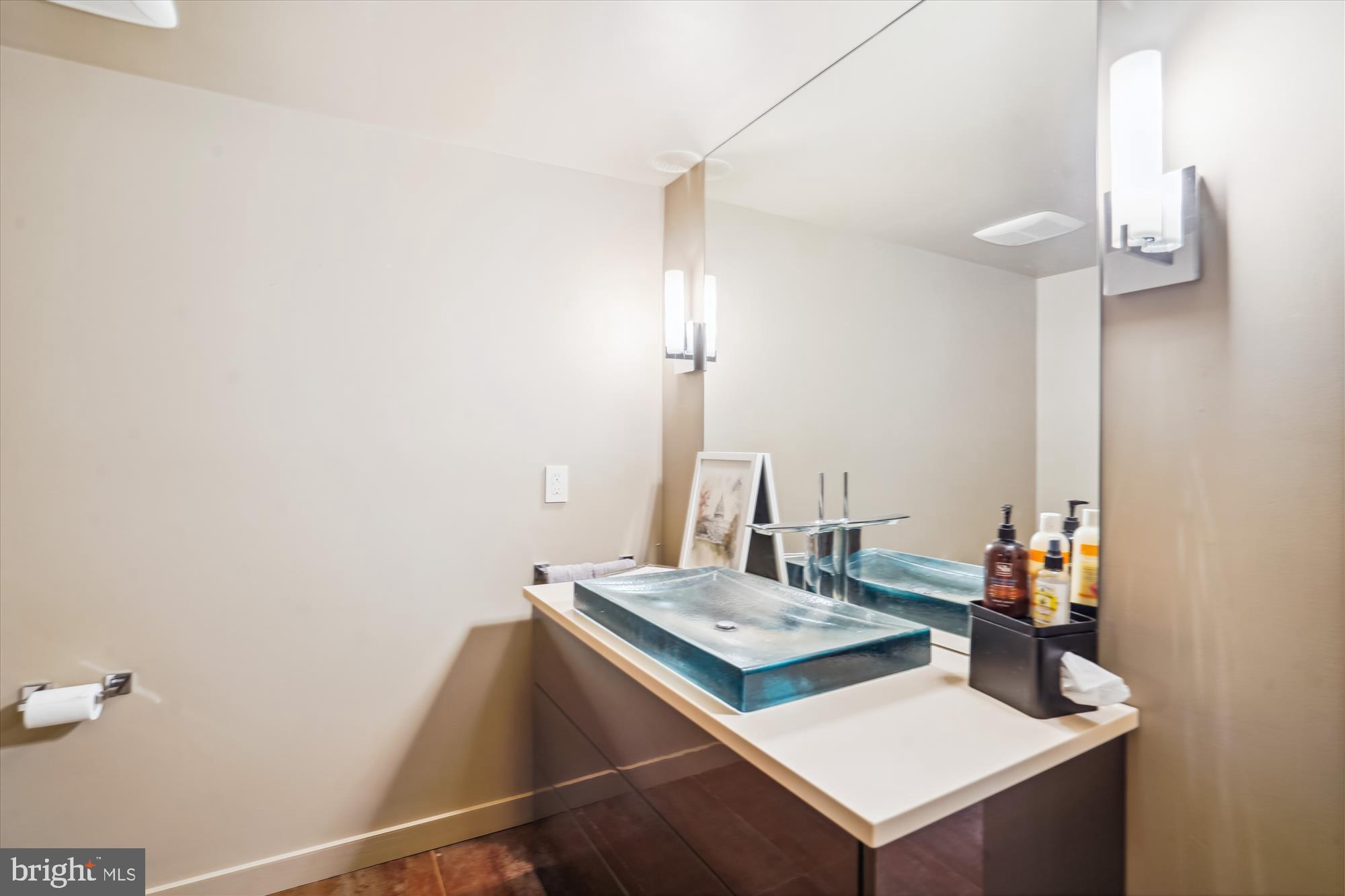 2713 MOUNT VERNON AVENUE