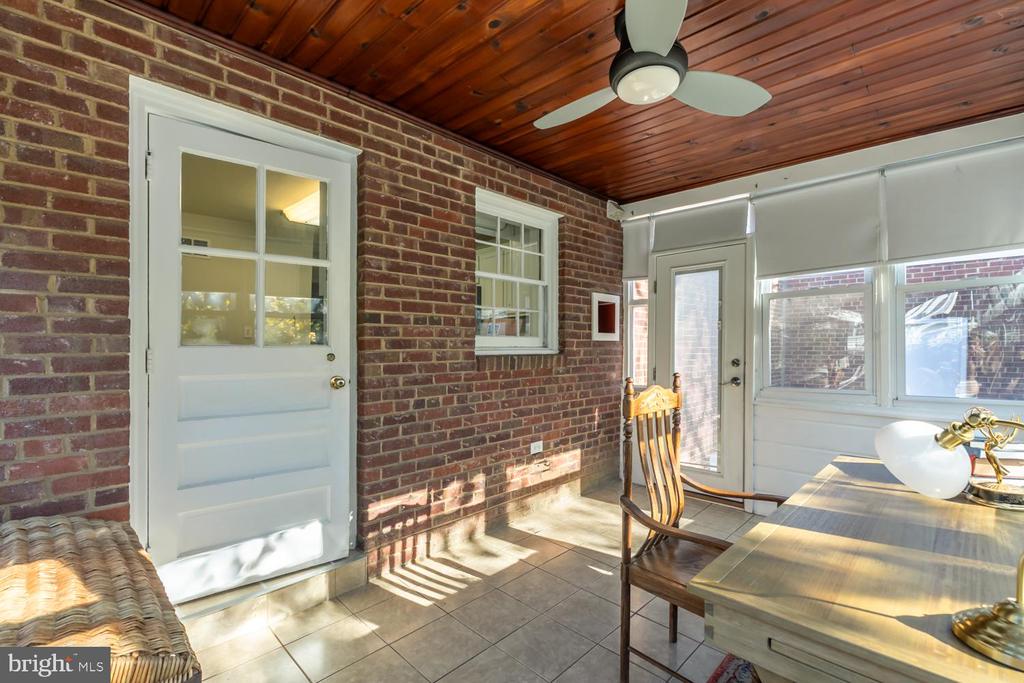 1104 TUCKAHOE LANE