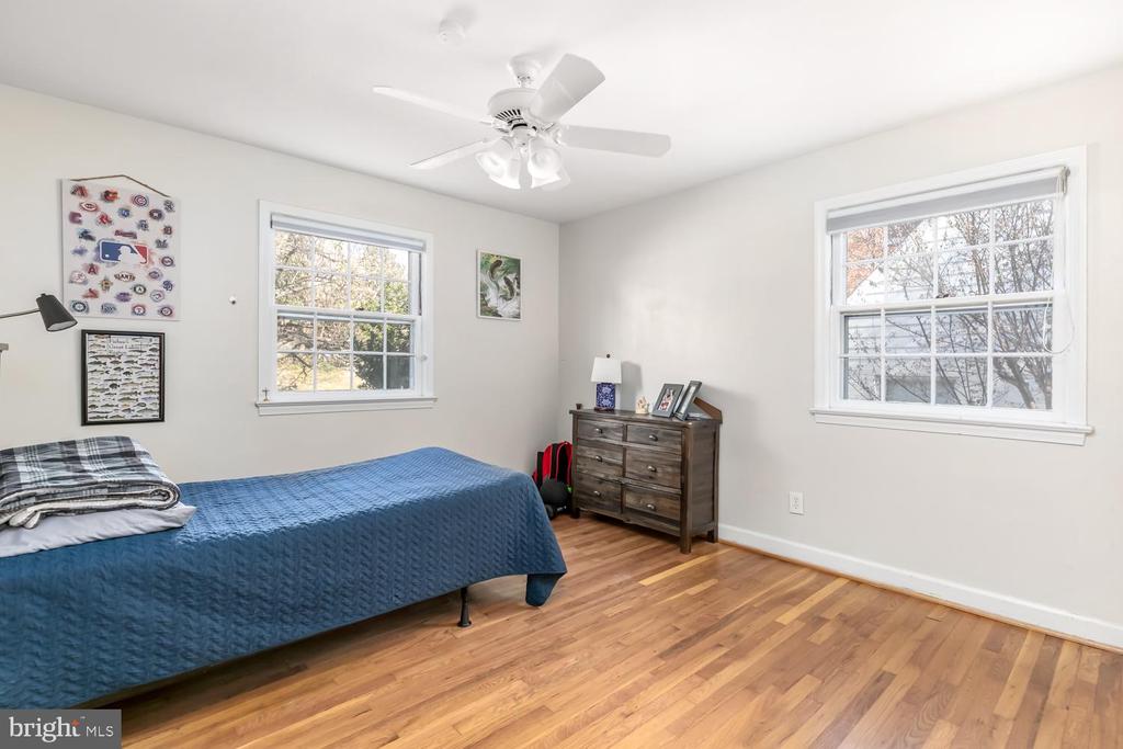 1104 TUCKAHOE LANE
