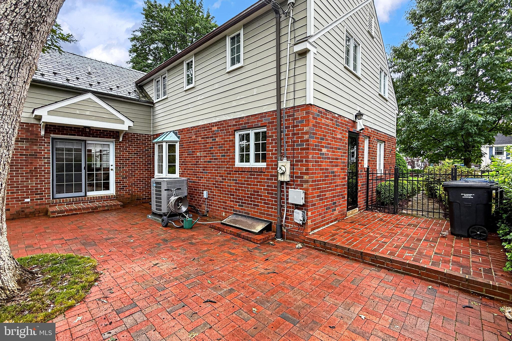 809 ENDERBY DRIVE