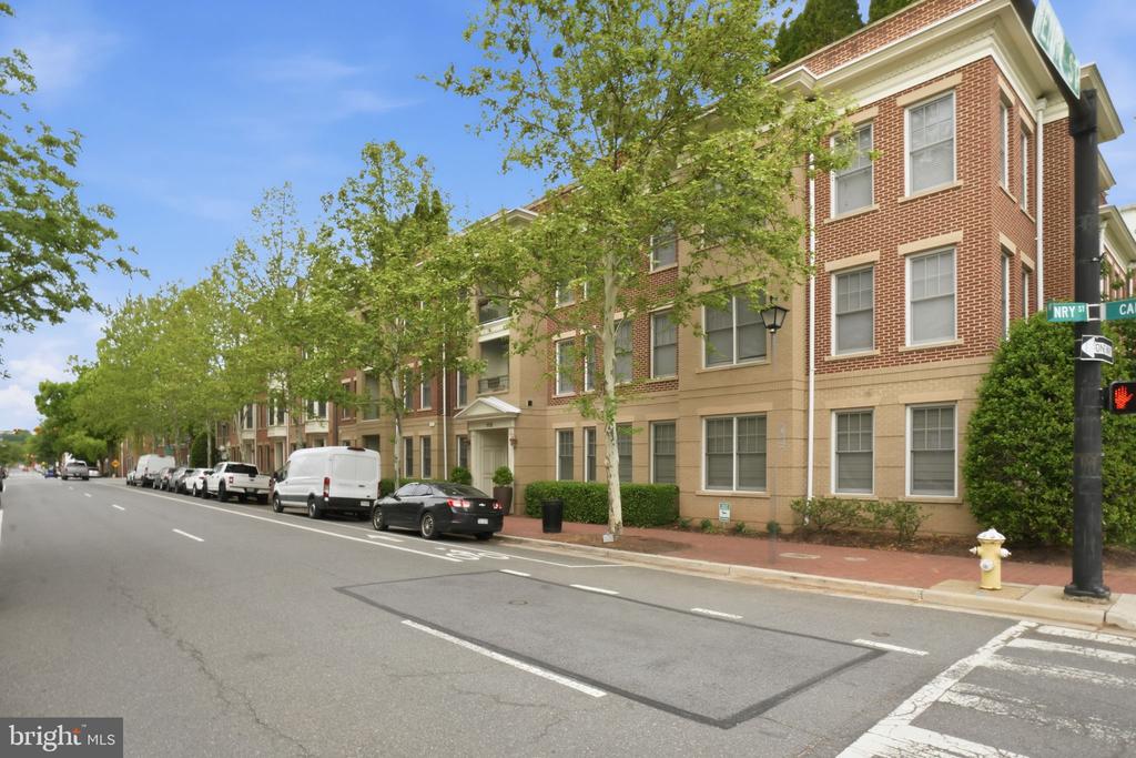 1115 CAMERON STREET 314