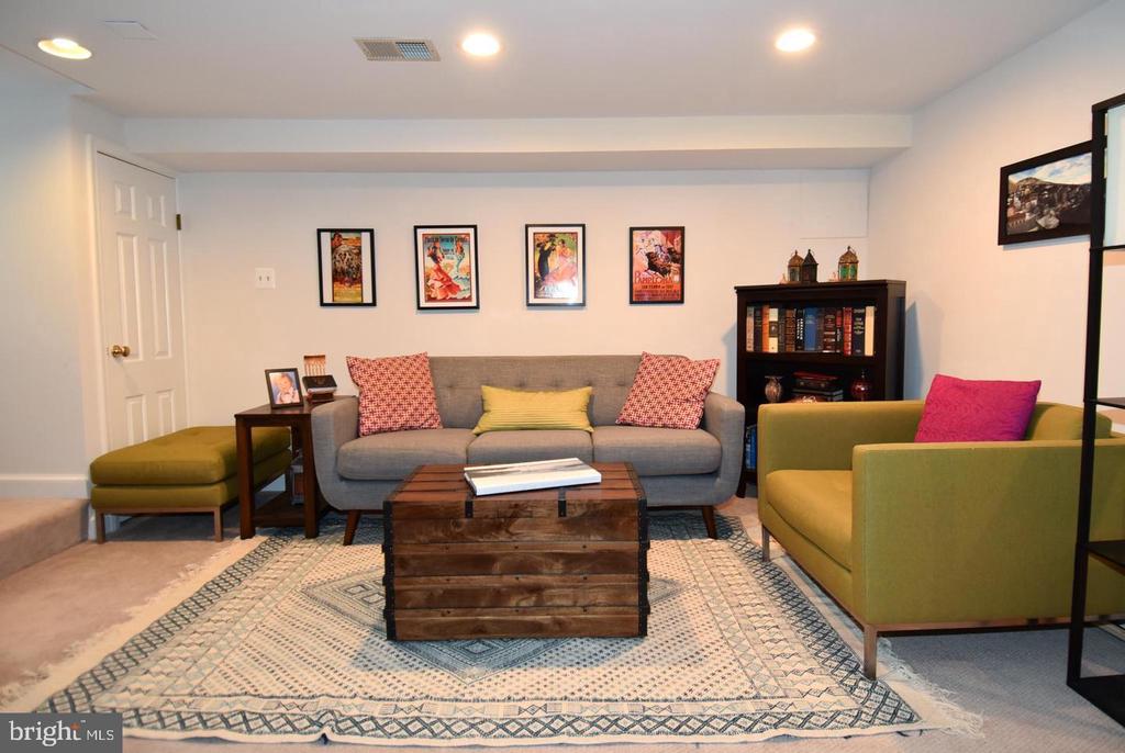710 W VIEW TERRACE
