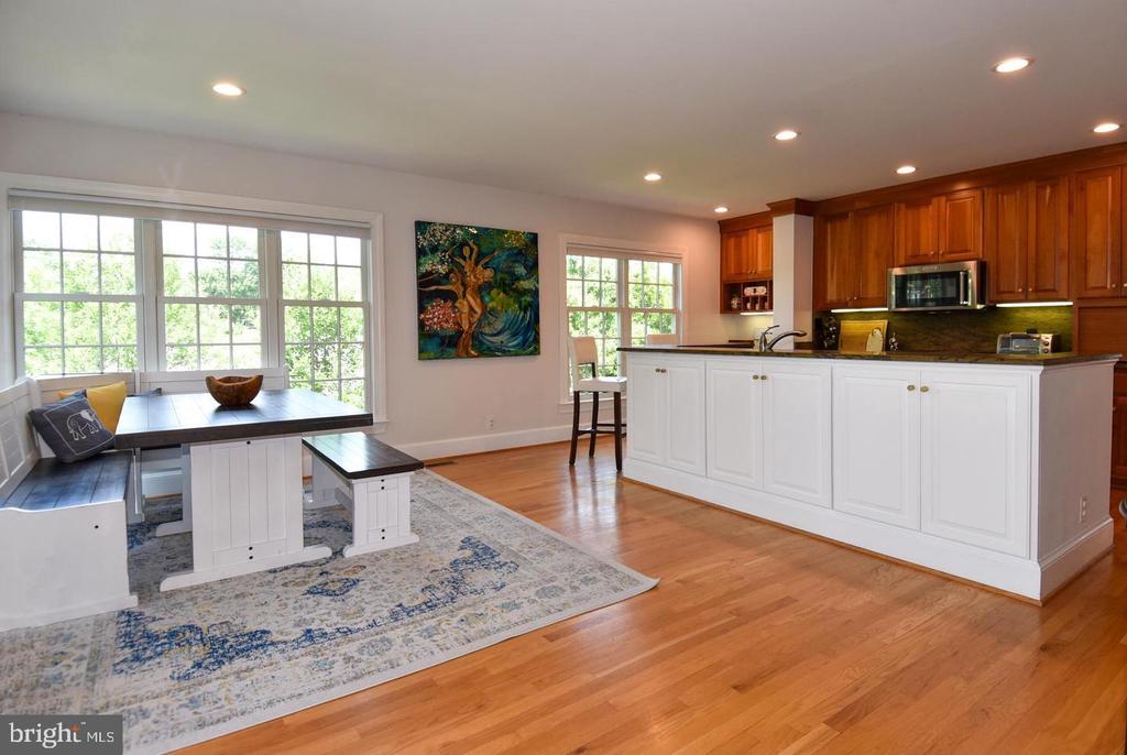 710 W VIEW TERRACE