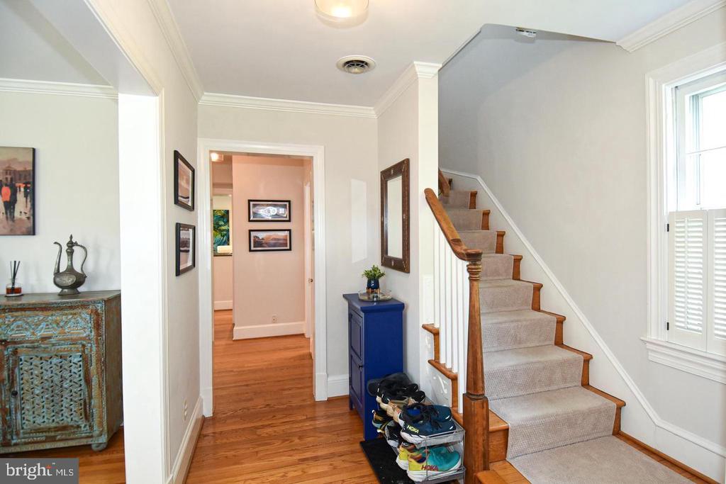 710 W VIEW TERRACE