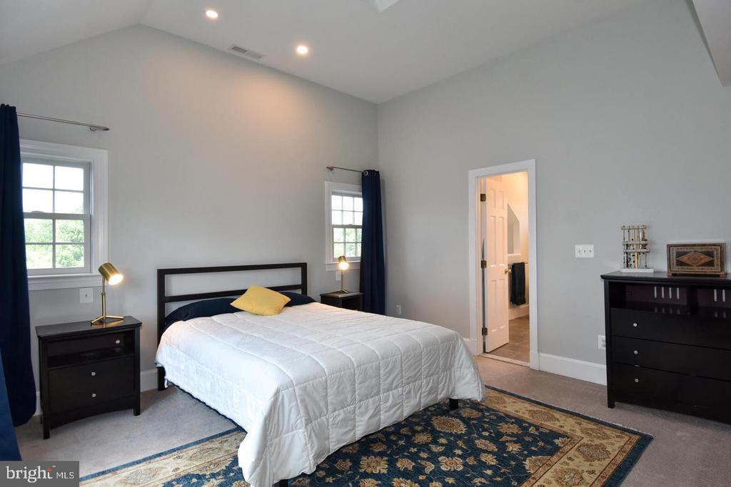 710 W VIEW TERRACE