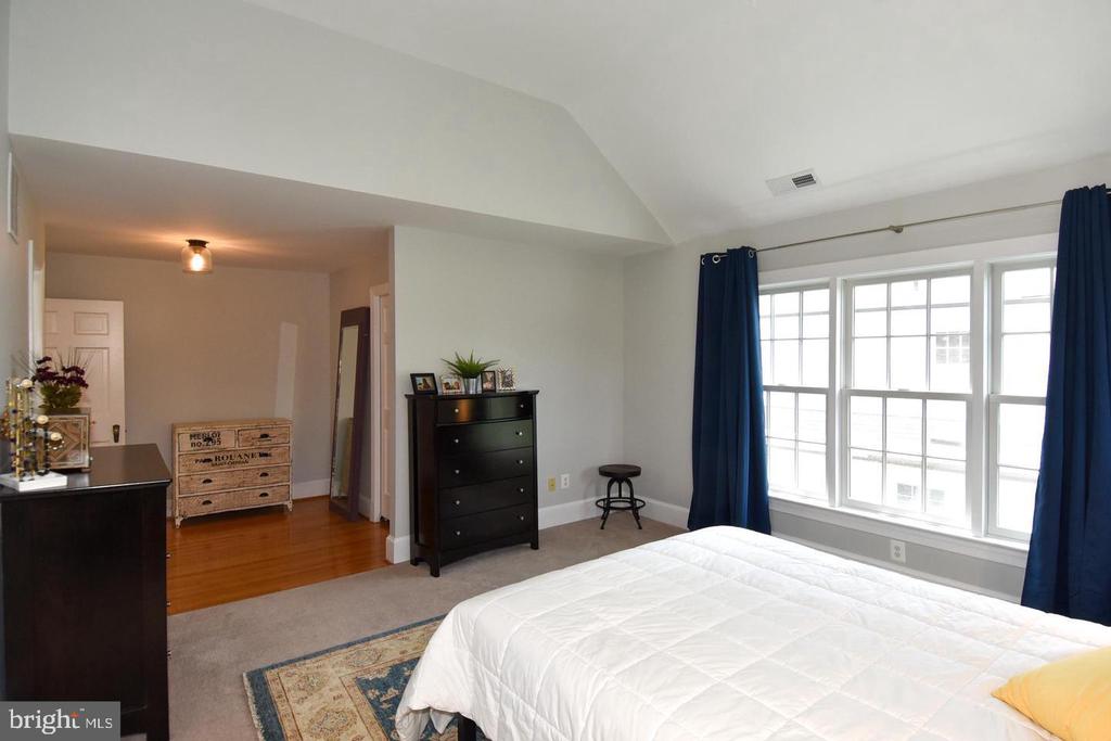 710 W VIEW TERRACE