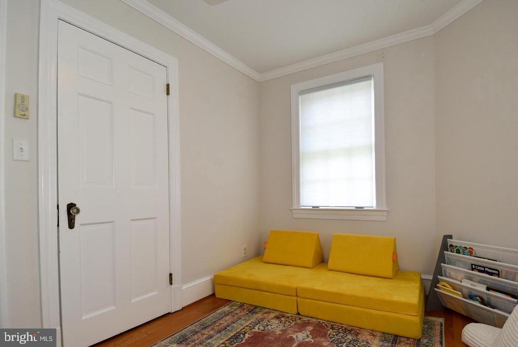 710 W VIEW TERRACE