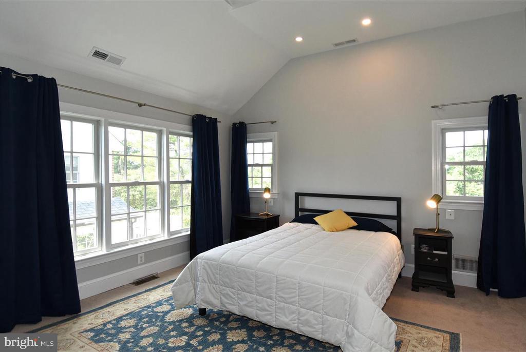 710 W VIEW TERRACE