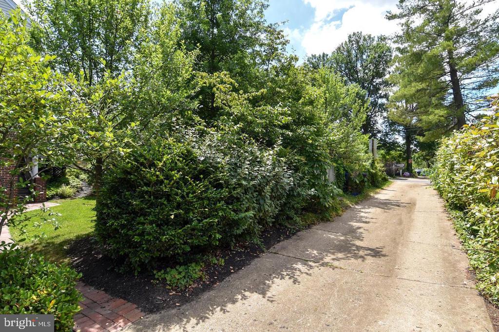 710 W VIEW TERRACE