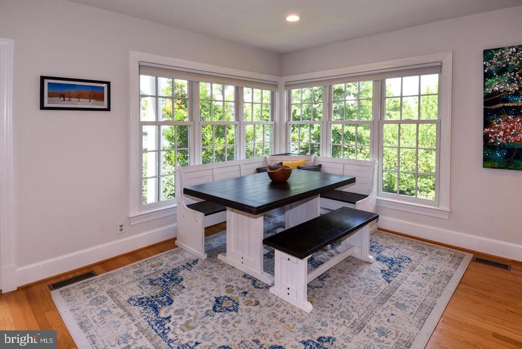 710 W VIEW TERRACE