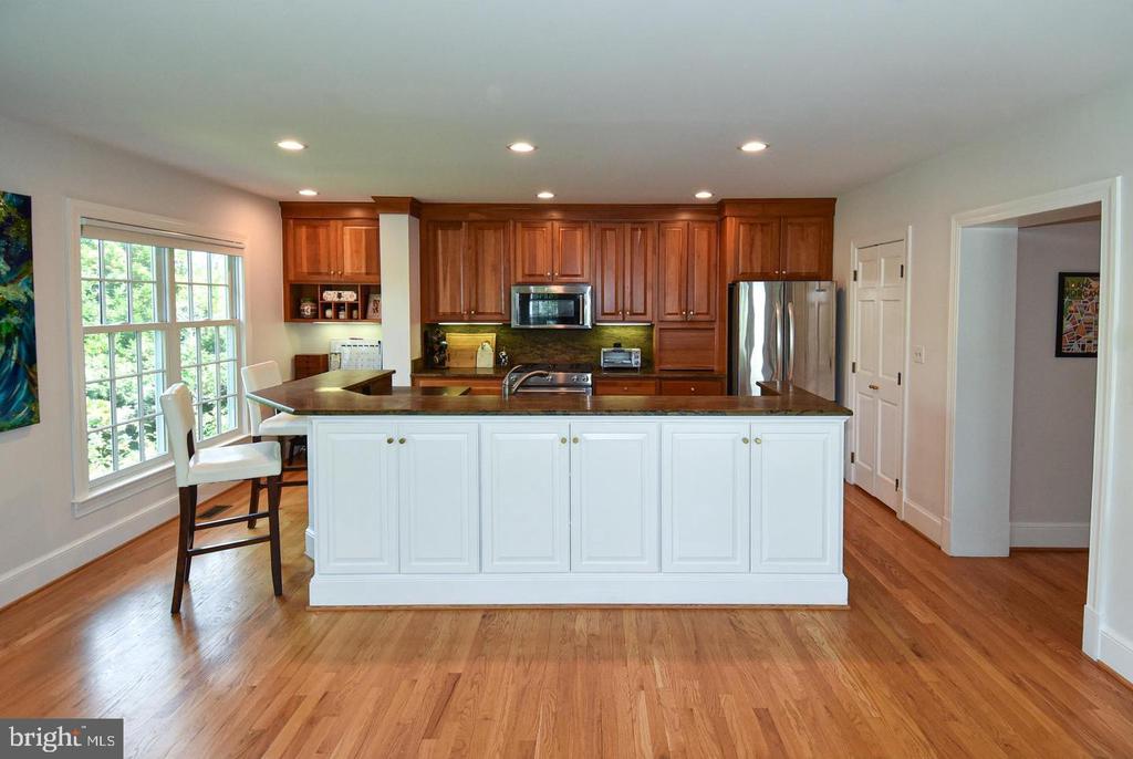 710 W VIEW TERRACE