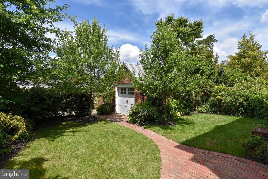 710 W VIEW TERRACE
