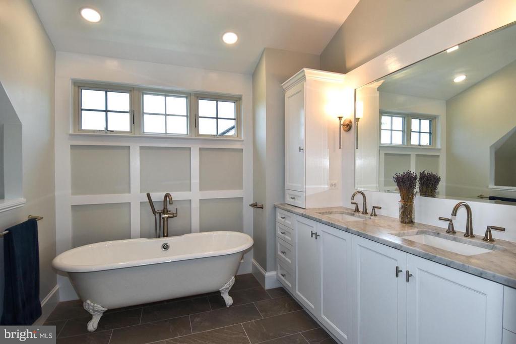 710 W VIEW TERRACE