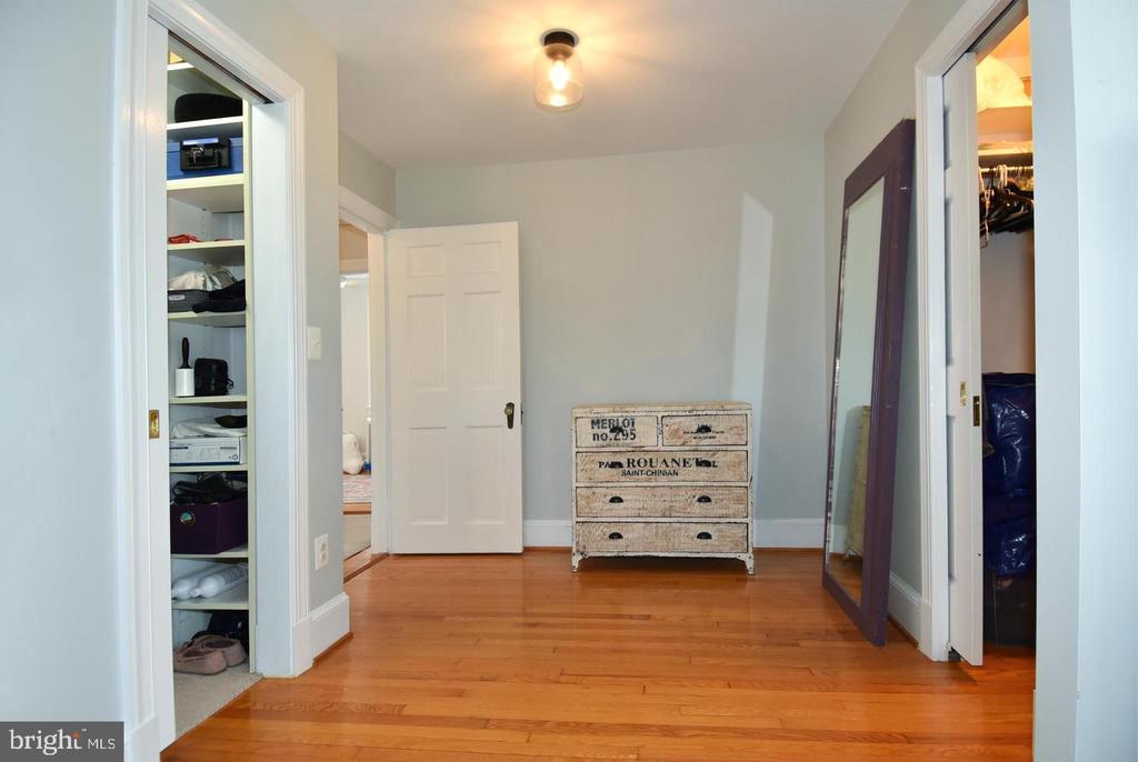 710 W VIEW TERRACE