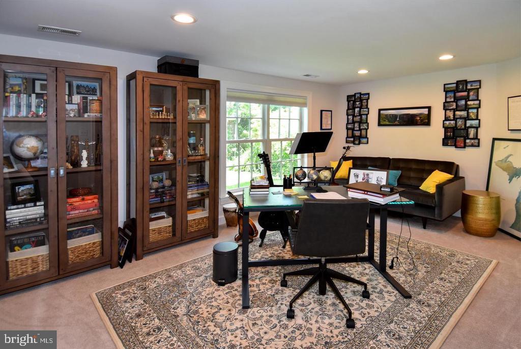 710 W VIEW TERRACE