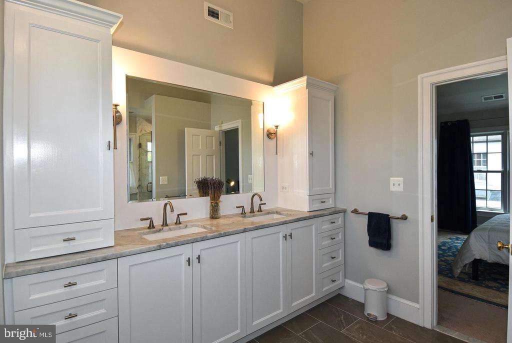 710 W VIEW TERRACE
