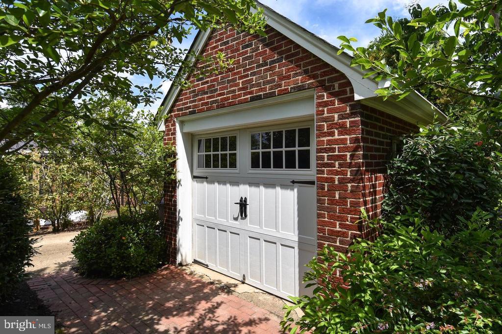 710 W VIEW TERRACE