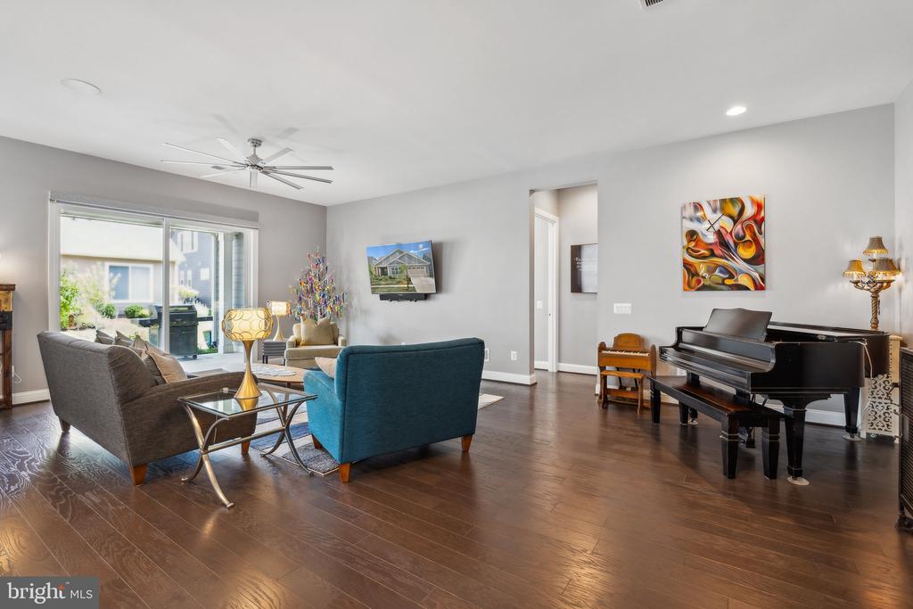 157 Milkweed Dr